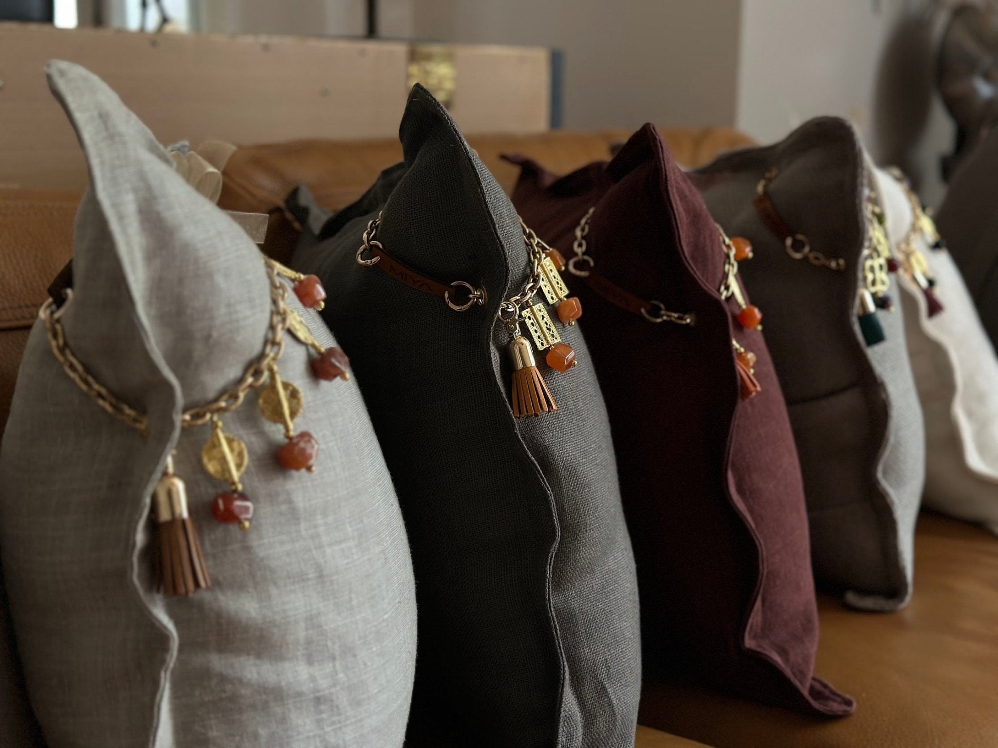 Coussins en lin : pourquoi choisir le lin en décoration intérieure - MIYA