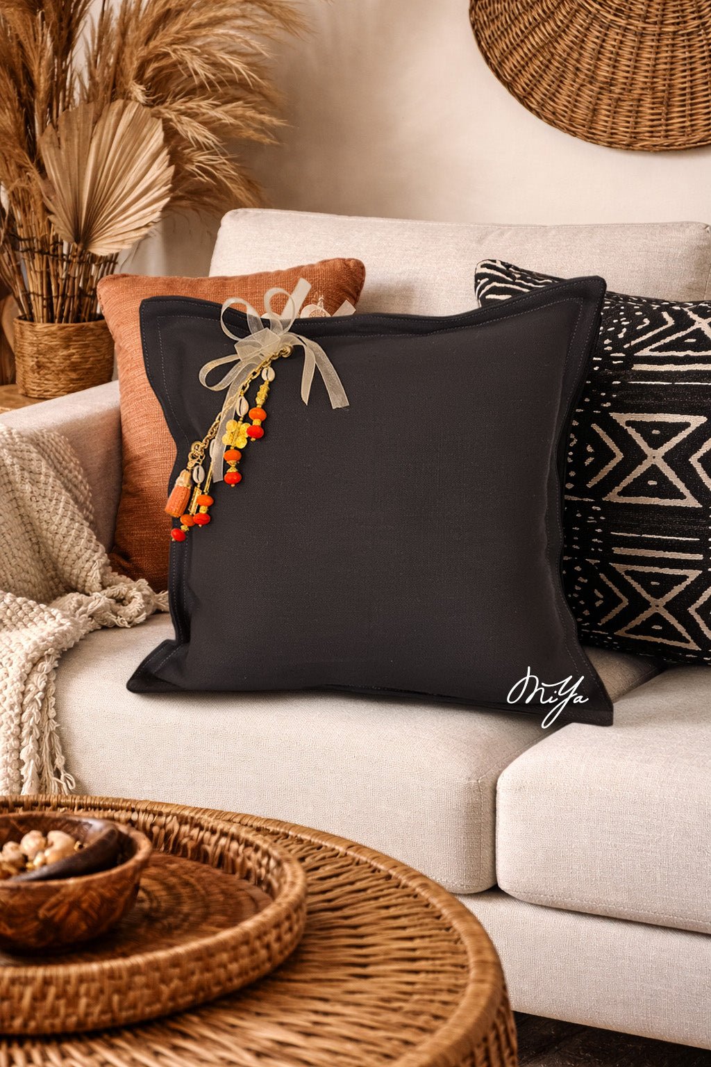 Coussin en lin noir Sierra | MIYA - MIYA