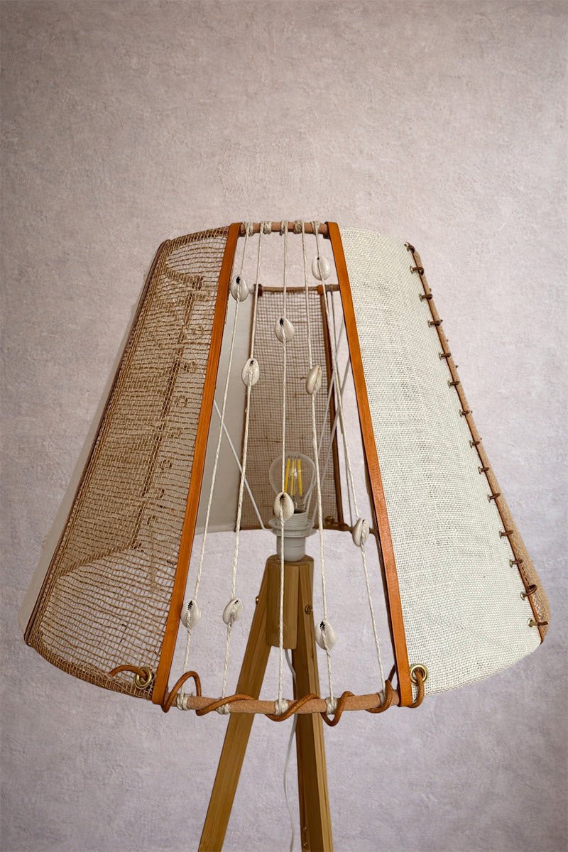 Lampadaire en tissu ajouré corseté – Bohème chic | SARAH - MIYA