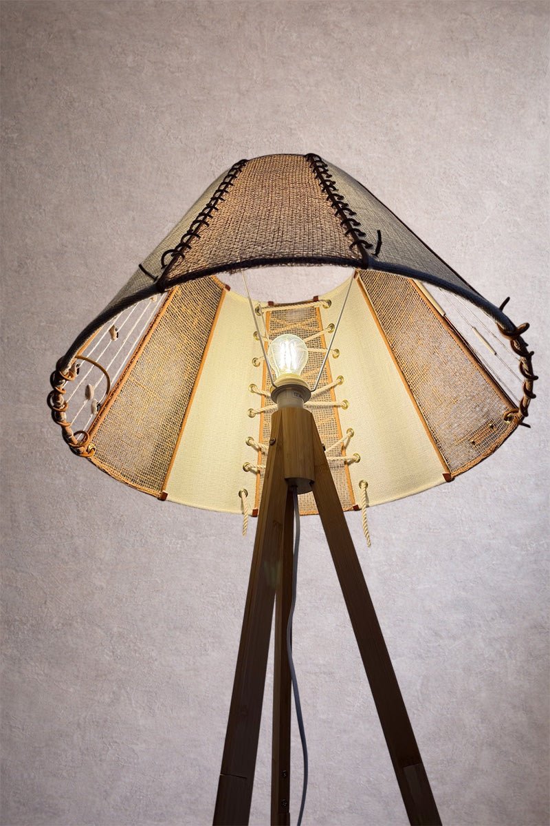 Lampadaire en tissu ajouré corseté – Bohème chic | SARAH - MIYA
