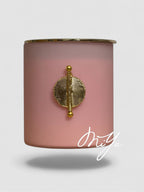 Bougie parfumée NUDE ESSENCE artisanale en cire de soja, design minimaliste avec médaillon Baoulé | MIYA