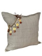 Coussin en lin MIYA artisanal, lin belge de qualité avec pampille décorative unique | MIYA
